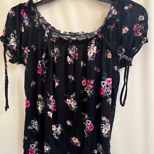 Floral Top Black